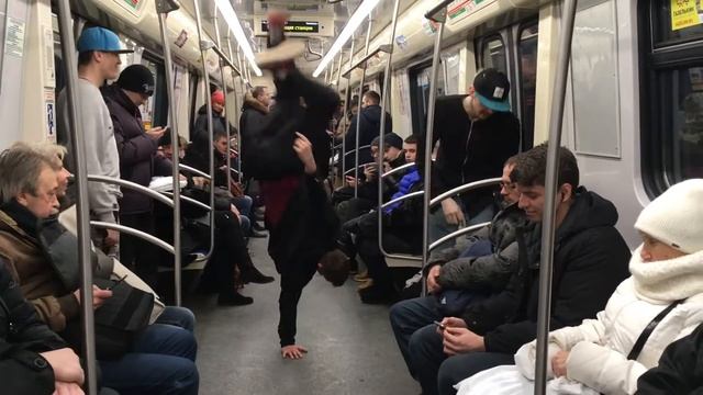 Уличные Танцы Метро СПб "На Опыте" смотреть онлайн