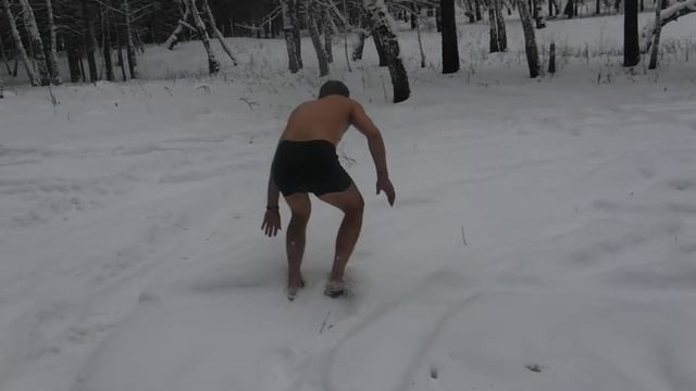 Зимой в лесу с Мобибой смотреть онлайн