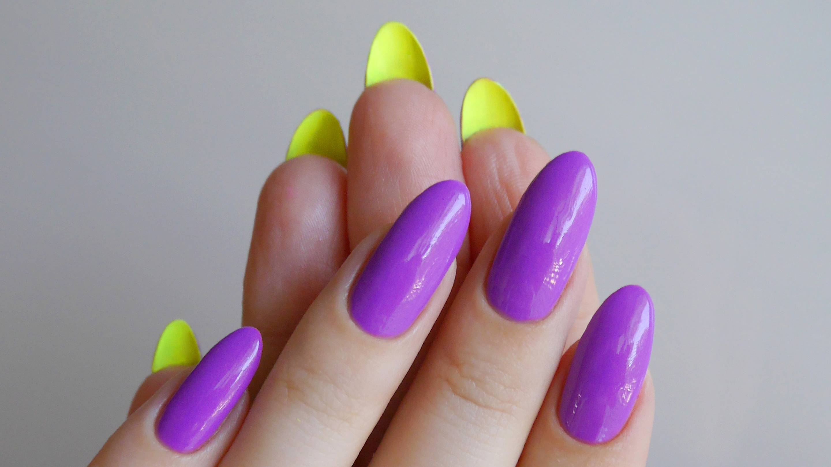 Маникюр цветная изнанка, двусторонний маникюр (обычный лак)