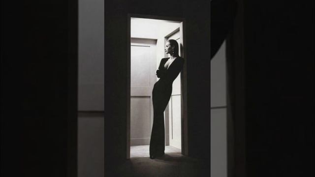 Женщины. Стихотворение Носовой Натальи. Читает автор. Обработка Татьяна Писаревская смотреть онлайн