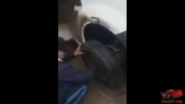 Подборка ЖЕСТЬ на СТО №193 ✅ УРОНИЛИ ВАЗ 2110!!! МУЗЫКАЛЬНЫЙ СПРИНТЕР!!! смотреть онлайн