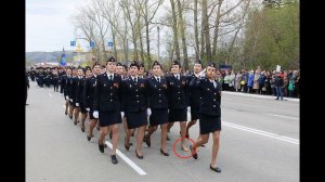 НАГРАДИЛИ МАЙОРА БЕЗ ТУФЛИ, МАРШИРУЮЩЕГО  НА ПАРАДЕ