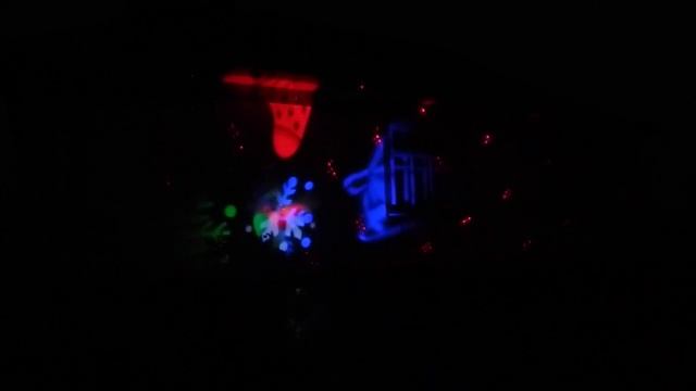 Украсили дом лазерным новогодним светильником! смотреть онлайн