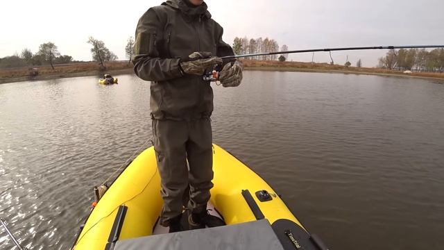 ? ЩУКА РЕЖЕТ КРИВЫЕ РУКИ! Татуировка спиннингиста! Рыбалка с сыном смотреть онлайн