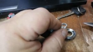 Замена личинок в дверных замках Королла АЕ100