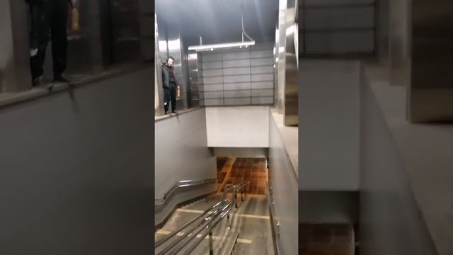 4:00 часа утра в метро смотреть онлайн