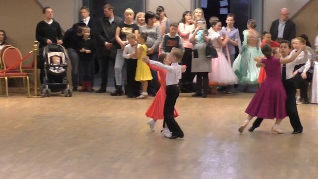 Медленный вальс Дети-2, Е класс Dance Ural смотреть онлайн