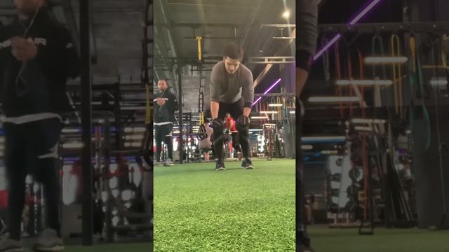 6 неделя Д1 Разводки с гантелями в наклоне смотреть онлайн