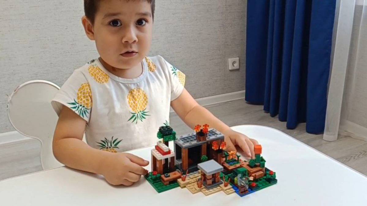 Собираем Lego Minecraft (Лего Майнкрафт) деревня с Тимуром Хэй часть 2