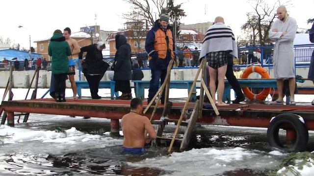 Водохресні купання у Хмельницькому смотреть онлайн