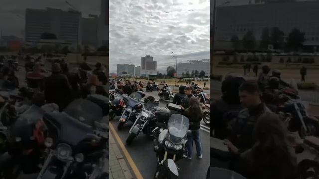 H.O.G. Rally Minsk-2022:Тысячи байкеров из разных стран?, закрыли мото сезон в Минске.. смотреть онлайн