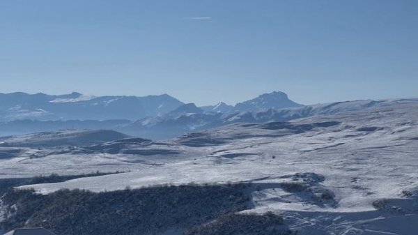 Снег в горах