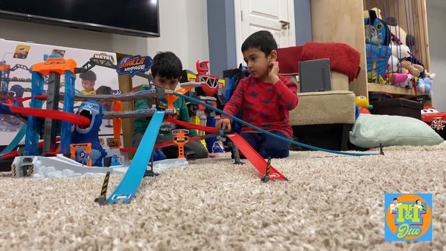 Toy Review for Metal Machines Gorilla Rampage with T&T Duo смотреть онлайн