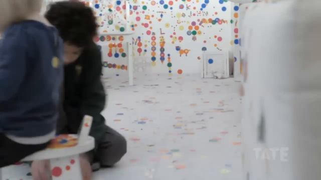 Yayoi Kusama's Obliteration Room | TateShots смотреть онлайн