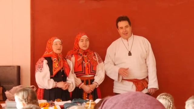 Про масленицу и не только. Фольклорный коллектив "Истоки" в гостях у первоклассников. смотреть онлайн