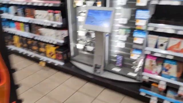 На чём зарабатывают заправочные станции, если не на топливе: экономика американских АЗС.