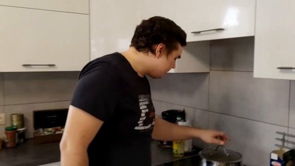 KosyginRSU Yahin Danil МВИ 19 Pasta with eggs and sausages.mp4