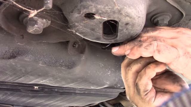 Beginner DIY Volvo s60 T5 fuel filter change. смотреть онлайн