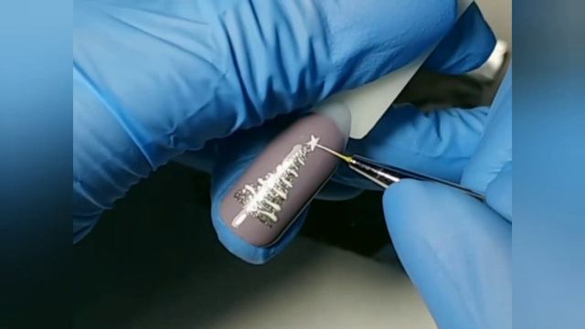 Новогодняя ёлочка на ногтях ? маникюр на Новый год 2021 смотреть онлайн