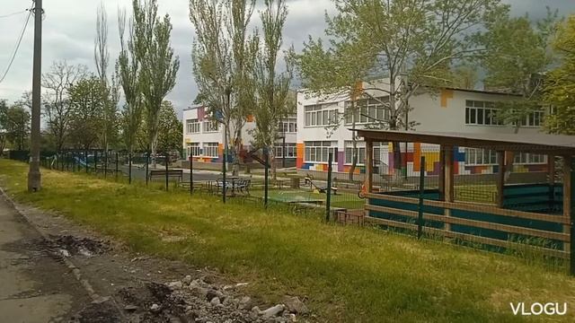 Мариуполь восстановление и кап ремонт Левый Берег школа номер 10 и покраска домов 11.05.2023 смотреть онлайн