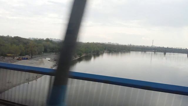 Вынужденная посадка на Московском мосту (Emergency landing at the Moscow bridge) смотреть онлайн