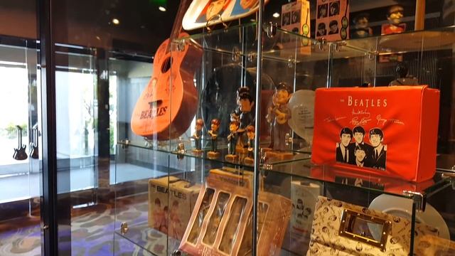 Exploring Hard Rock Casino Las Vegas! смотреть онлайн