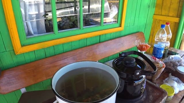 Копаюсь в навозе:)/ Дачный мукбанг/Мама с травматологии смотреть онлайн