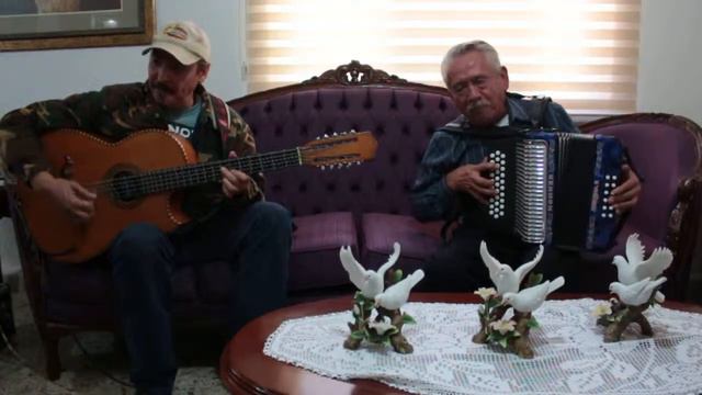 JUAN RAMOS- El Henry y el Jerry смотреть онлайн