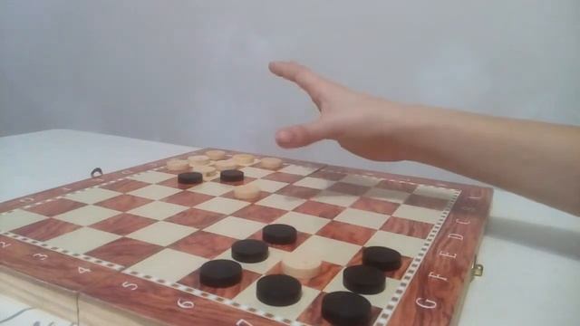 Как играть в уголки смотреть онлайн