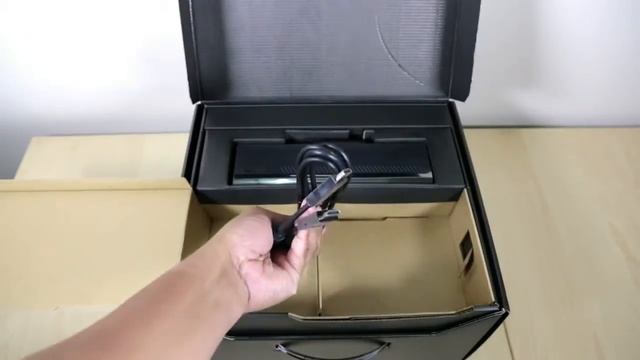 Распаковка Xbox One (Английский комментарий!!!) смотреть онлайн