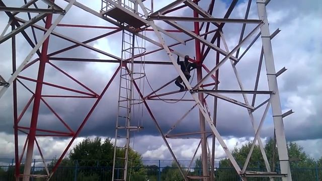 HYVST SPT 210 нанесение антикоррозионной краски на вышку безвоздушным окрасочным аппаратом смотреть онлайн