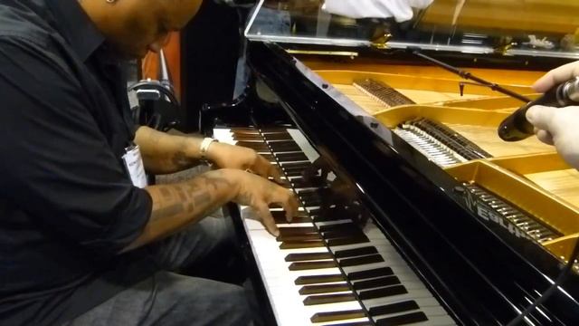 Kenneth Crouch Plays Ravenscroft Piano at NAMM 2013 смотреть онлайн