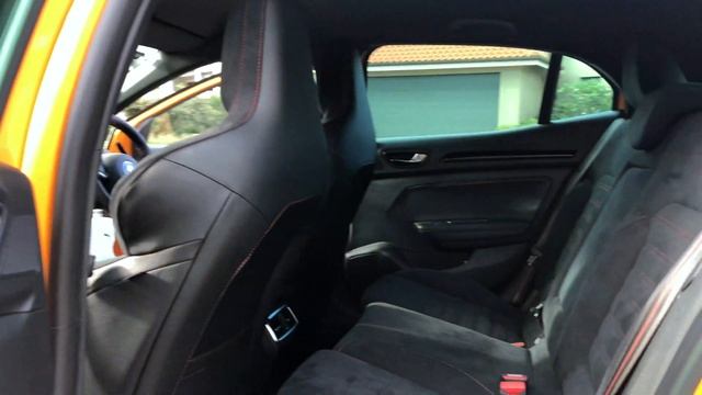 Renault Megane RS Cup - Exterior & Interior [4K] смотреть онлайн