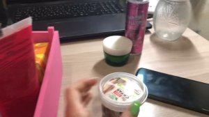 влог с подругой | собираем вещи в лагерь | косметика|