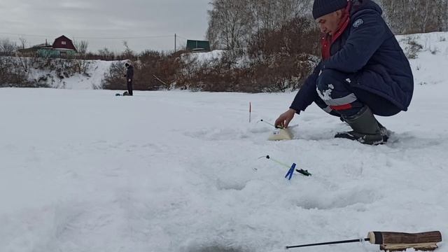 Рыбалка Омск 14 февраля 2021. Один из прудов в Осташково. смотреть онлайн