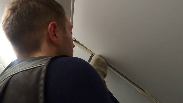 Как сделать стыковку световые линии с разделителем на натяжном потолке смотреть онлайн