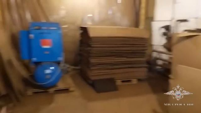 Рязань. Подпольный цех по производству сигарет смотреть онлайн