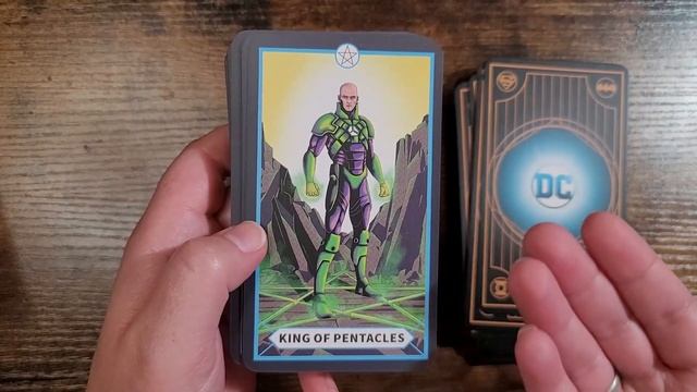 The DC Tarot | Unboxing and Flip Through смотреть онлайн