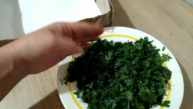 ЗАГОТОВКА ПЕТРУШКИ НА ЗИМУ - 2 ПРОСТЫХ способа -заморозка и сушка смотреть онлайн