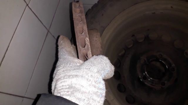 Почему бьёт педаль тормоза? смотреть онлайн