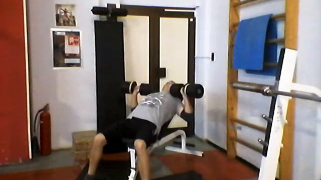 16.02.18. Жим гантелей 30кг на наклонной скамье смотреть онлайн