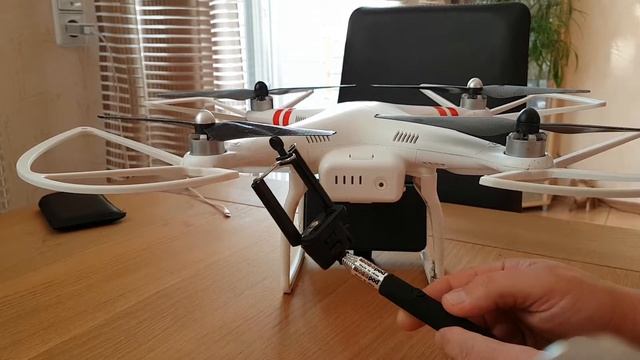 DJI Phantom 2+  With Samsung Mobilfunk Kamera.