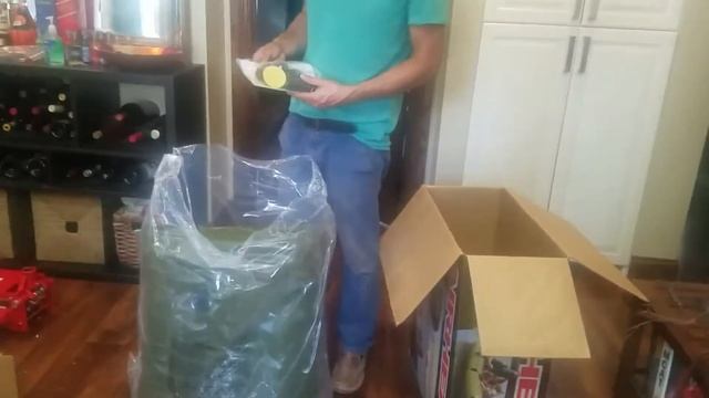 Airhead Angler Bay 6 Person Inflatable Boat Unboxing смотреть онлайн