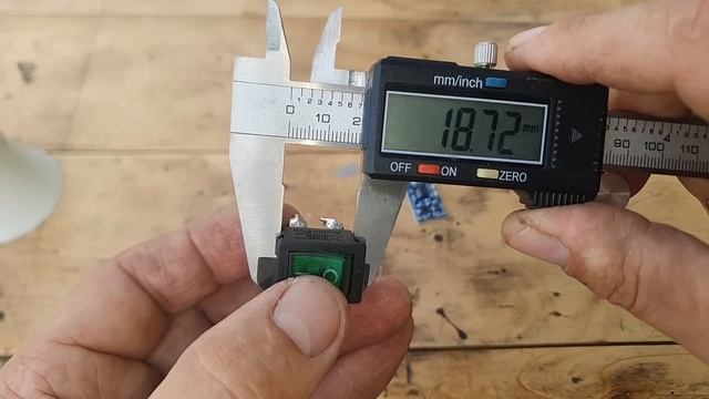 НИКОГДА не выбрасывайте старую лампочку! ПРОСТАЯ И оригинальная самоделка! смотреть онлайн