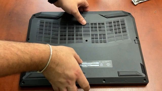 Acer Nitro 5 AN515-46-R3JR: Unboxing e Upgrade Potente: Prima Impressione + RAM & SSD Boost смотреть онлайн