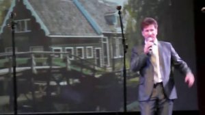 Поет Анатолий МЕДВЕДЕВ