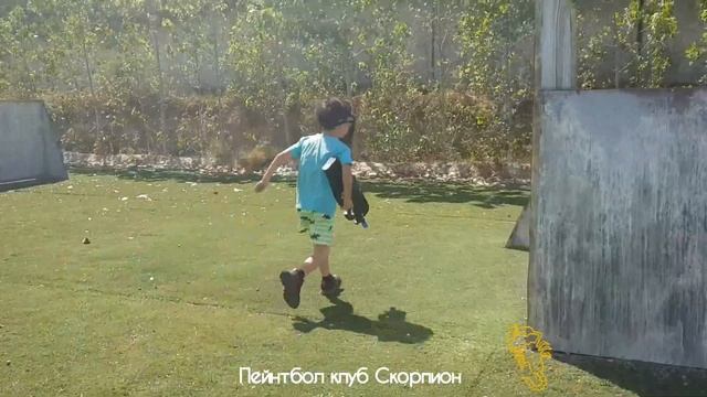 подростки не захотели играть в #пейнтбол, решили играть в #гидробол смотреть онлайн