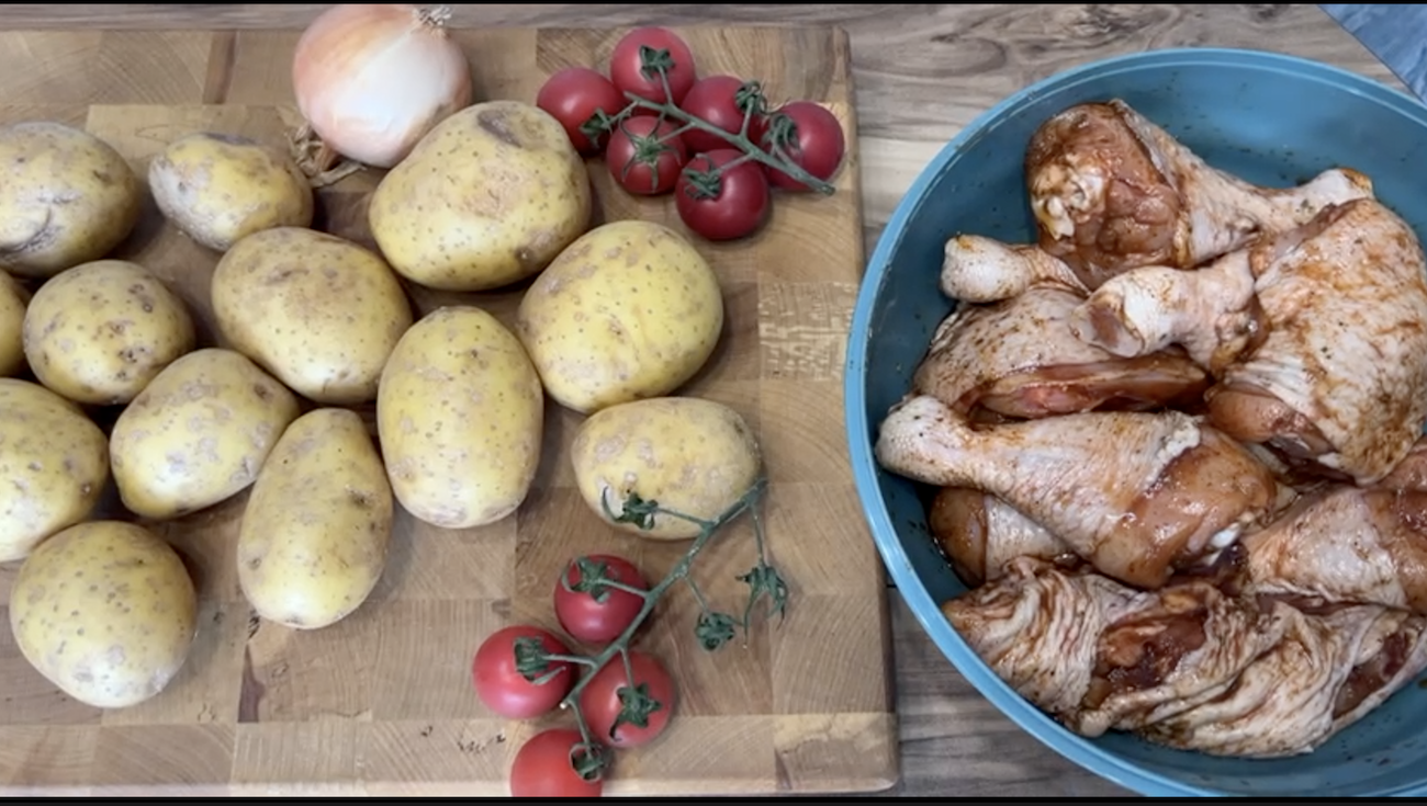 Курица с картошкой в духовке смотреть онлайн