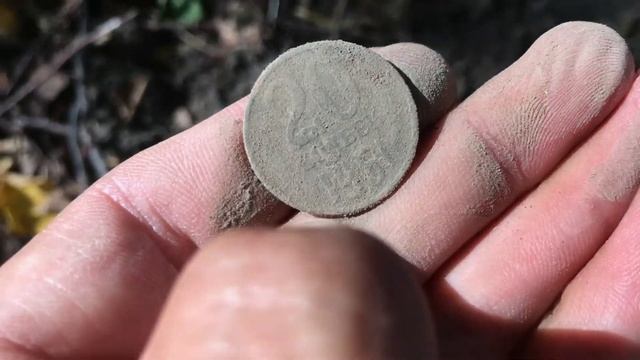 На посадке 1 в поисках советских монет с металлоискателем TX850 смотреть онлайн