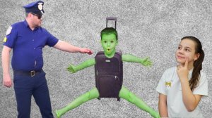 Сбежавший Полицейский и Захар в чемодане